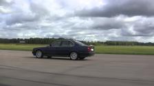 Uncut: BMW M5 3,6 vs BMW 540i 6-speed manual (both E34)