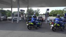 [4k] Gumball problems several French Police Gendarmerie on motorcycle shows up from nowhere